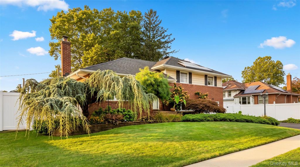 54 Jacqueline Road, Massapequa, NY 11758 — photo 2