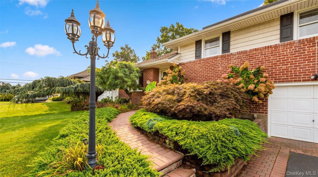 54 Jacqueline Road, Massapequa, NY 11758 — photo 3