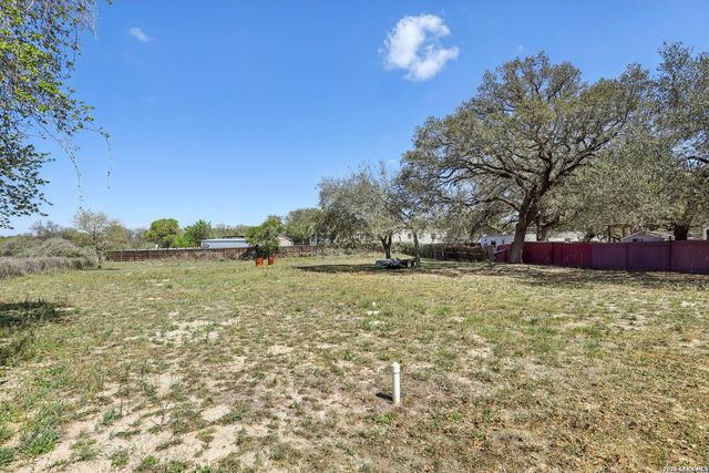 22731 Hickory Shadow, Elmendorf, TX 78112
