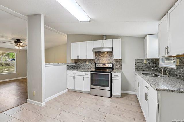 22731 Hickory Shadow, Elmendorf, TX 78112