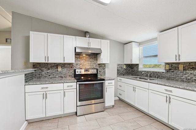 22731 Hickory Shadow, Elmendorf, TX 78112