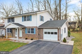 6230 GREENBRIAR TER, Fayetteville, PA 17222