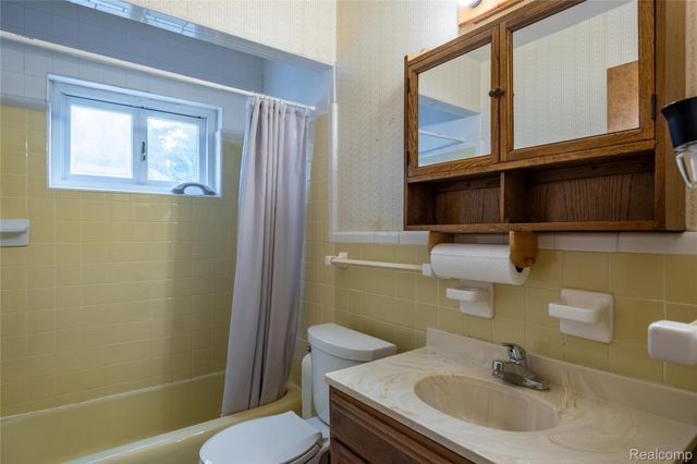 19443 Auburndale Street, Livonia, MI 48152