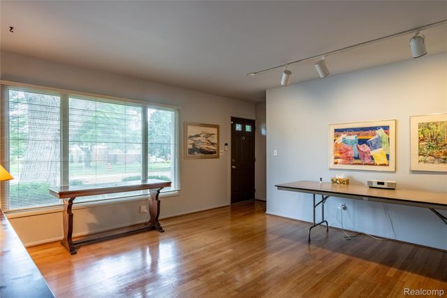 19443 Auburndale Street, Livonia, MI 48152