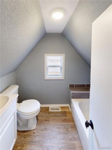 1011 E Main Street, Greenville, IL 62246