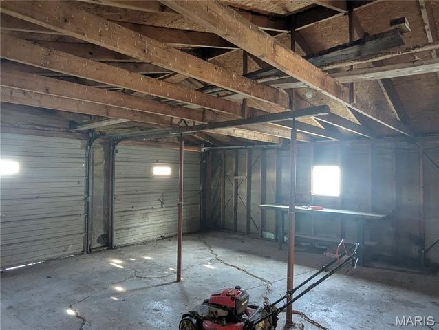 1011 E Main Street, Greenville, IL 62246