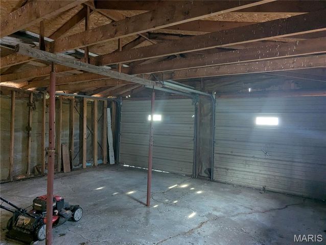 1011 E Main Street, Greenville, IL 62246