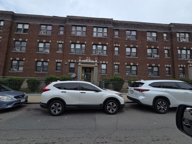 14 Abbottsford 6, Boston, MA 02121