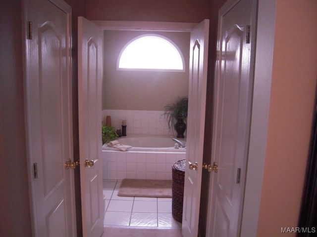 8712 STURBRIDGE Drive, Montgomery, AL 36116