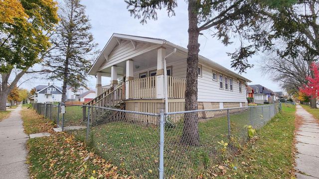3733 W Fairmount AVENUE, Milwaukee, WI 53209