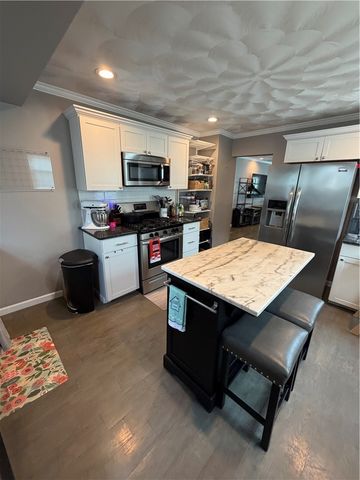 35 Bellman Avenue, Warwick, RI 02886