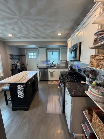 35 Bellman Avenue, Warwick, RI 02886