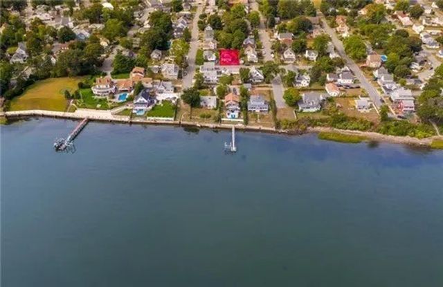 35 Bellman Avenue, Warwick, RI 02886