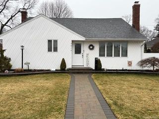 3914 Maplewood Drive, Seaford, NY 11783