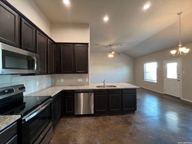 1107 Renee Way, Seguin, TX 78155