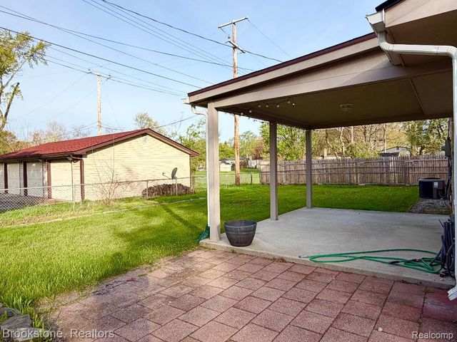 8912 Ardel Drive, Sterling Heights, MI 48314