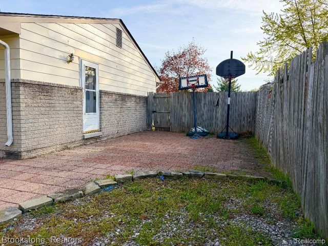 8912 Ardel Drive, Sterling Heights, MI 48314
