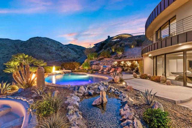 2400 Southridge Drive, Palm Springs, CA 92264