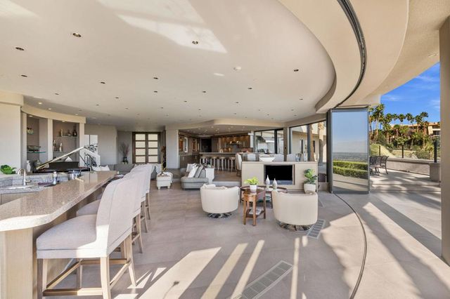 2400 Southridge Drive, Palm Springs, CA 92264