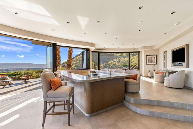 2400 Southridge Drive, Palm Springs, CA 92264