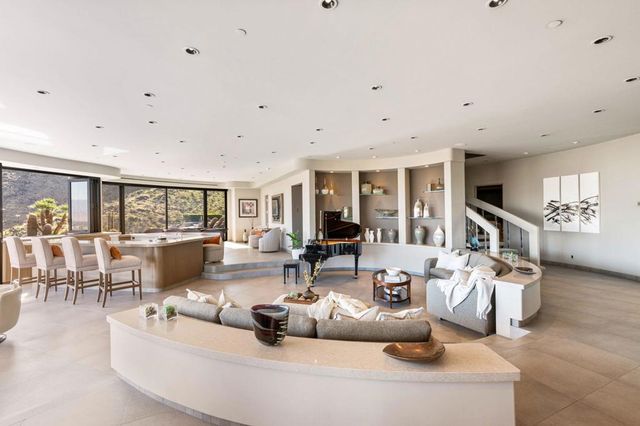 2400 Southridge Drive, Palm Springs, CA 92264