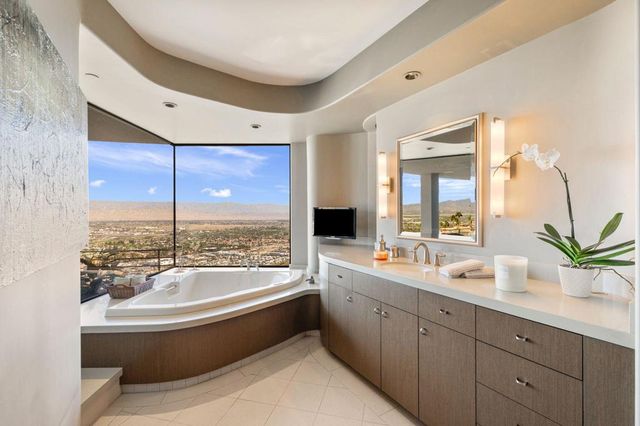 2400 Southridge Drive, Palm Springs, CA 92264