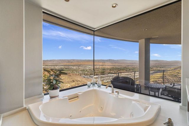 2400 Southridge Drive, Palm Springs, CA 92264