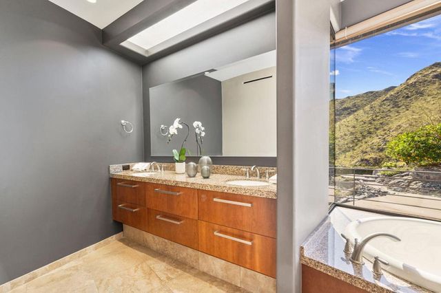 2400 Southridge Drive, Palm Springs, CA 92264