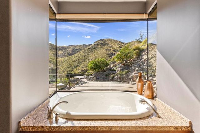 2400 Southridge Drive, Palm Springs, CA 92264