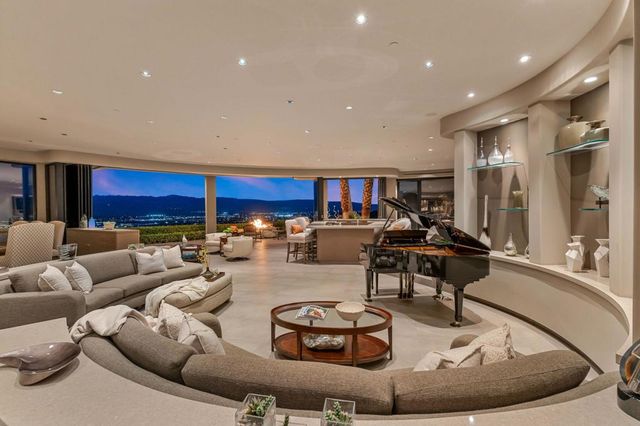 2400 Southridge Drive, Palm Springs, CA 92264