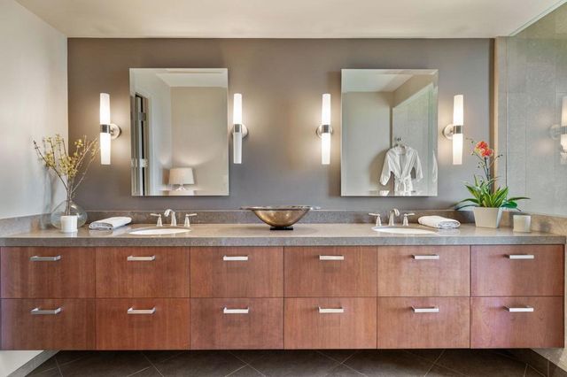 2400 Southridge Drive, Palm Springs, CA 92264