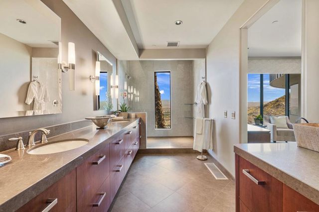 2400 Southridge Drive, Palm Springs, CA 92264