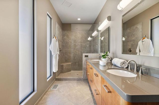 2400 Southridge Drive, Palm Springs, CA 92264