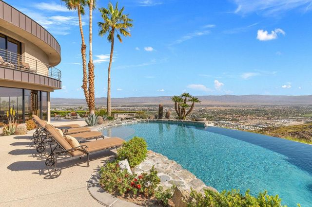 2400 Southridge Drive, Palm Springs, CA 92264