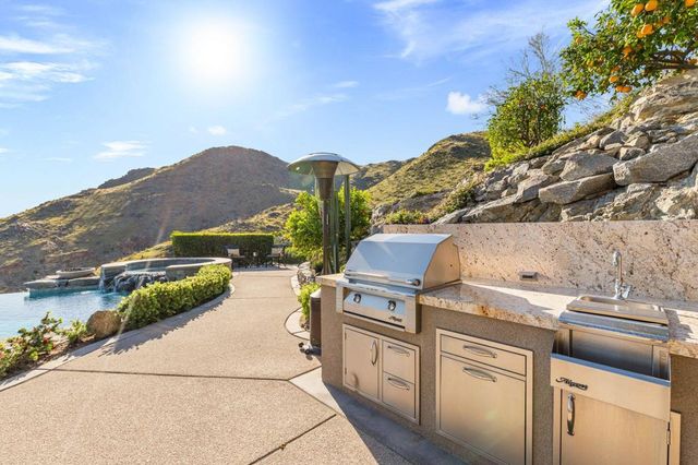 2400 Southridge Drive, Palm Springs, CA 92264