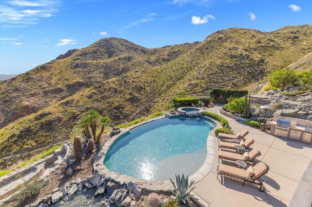 2400 Southridge Drive, Palm Springs, CA 92264