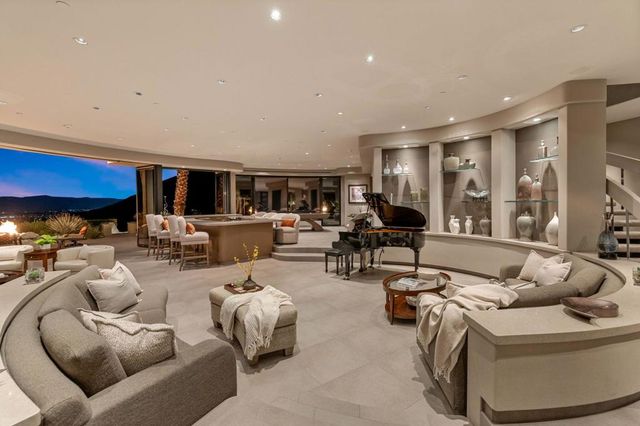 2400 Southridge Drive, Palm Springs, CA 92264