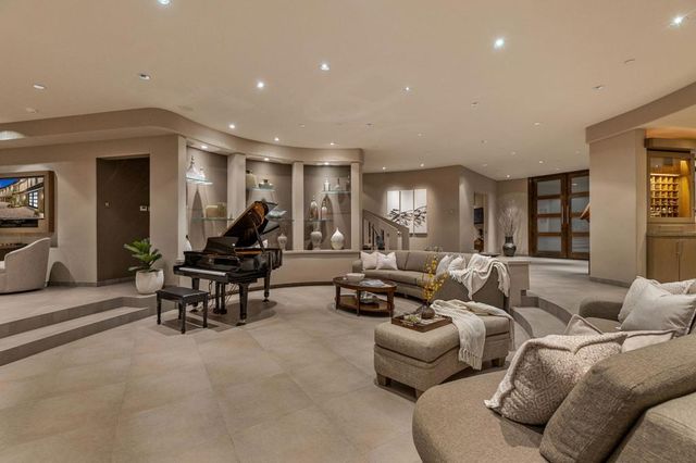 2400 Southridge Drive, Palm Springs, CA 92264