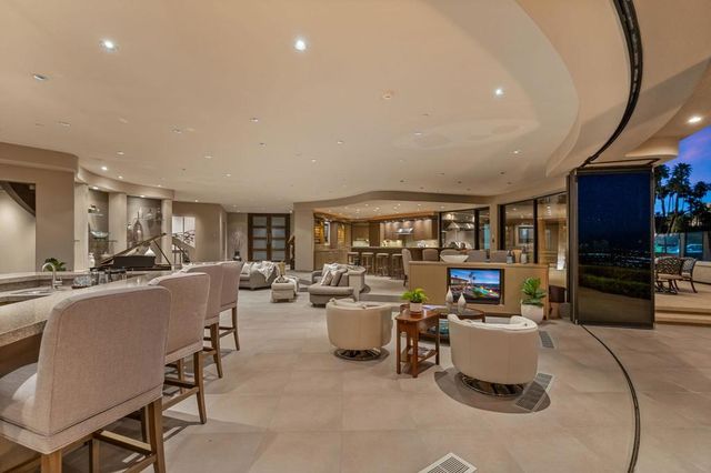 2400 Southridge Drive, Palm Springs, CA 92264