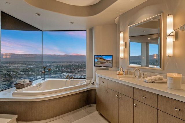 2400 Southridge Drive, Palm Springs, CA 92264