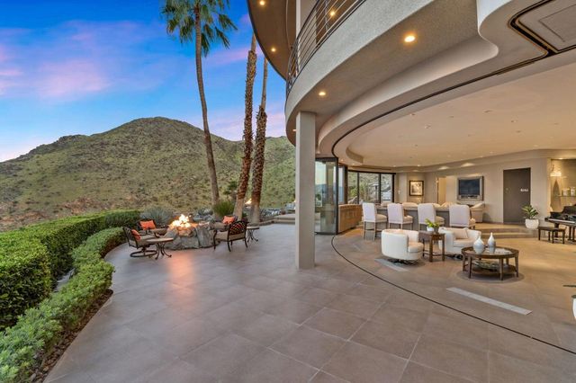 2400 Southridge Drive, Palm Springs, CA 92264