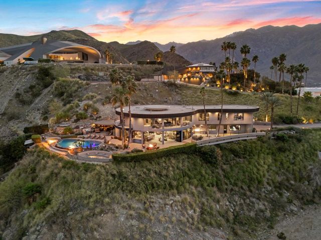 2400 Southridge Drive, Palm Springs, CA 92264