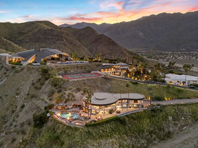 2400 Southridge Drive, Palm Springs, CA 92264