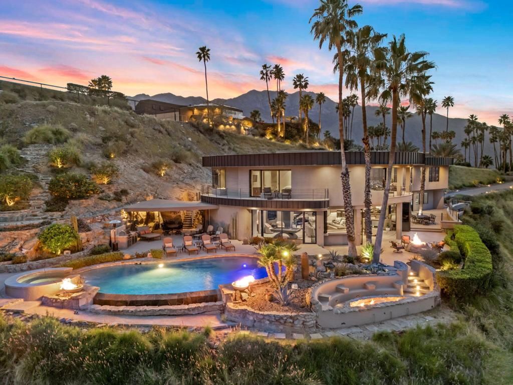 2400 Southridge Drive, Palm Springs, CA 92264