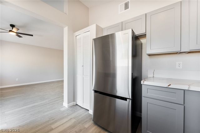 5320 Warhawk Avenue, Las Vegas, NV 89115
