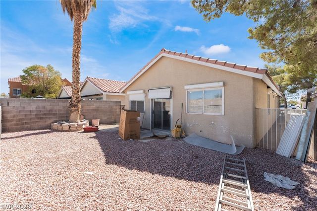 5320 Warhawk Avenue, Las Vegas, NV 89115