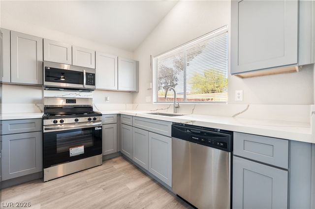 5320 Warhawk Avenue, Las Vegas, NV 89115