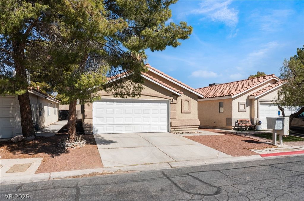 5320 Warhawk Avenue, Las Vegas, NV 89115 — photo 2