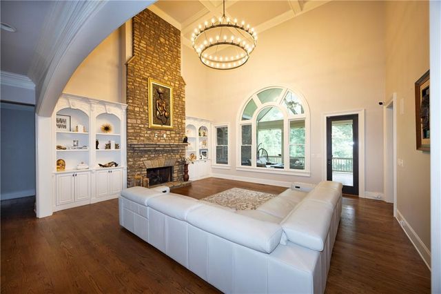 2164 Northern Oak Drive, Braselton, GA 30517