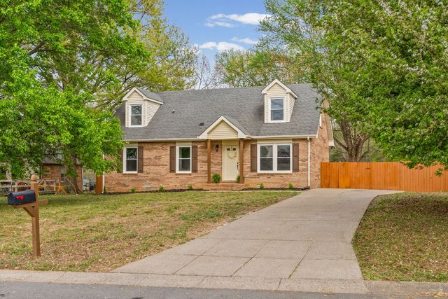 1189 Woodbridge Dr, Clarksville, TN 37042